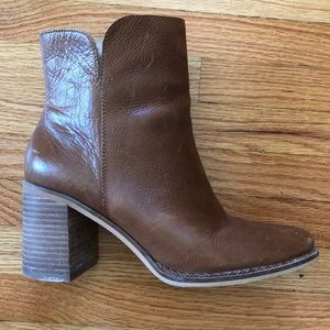 Lucky Brand Leather Camel Boots